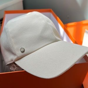 Selling Hermes Tess Canvad Women’s Cap sz57